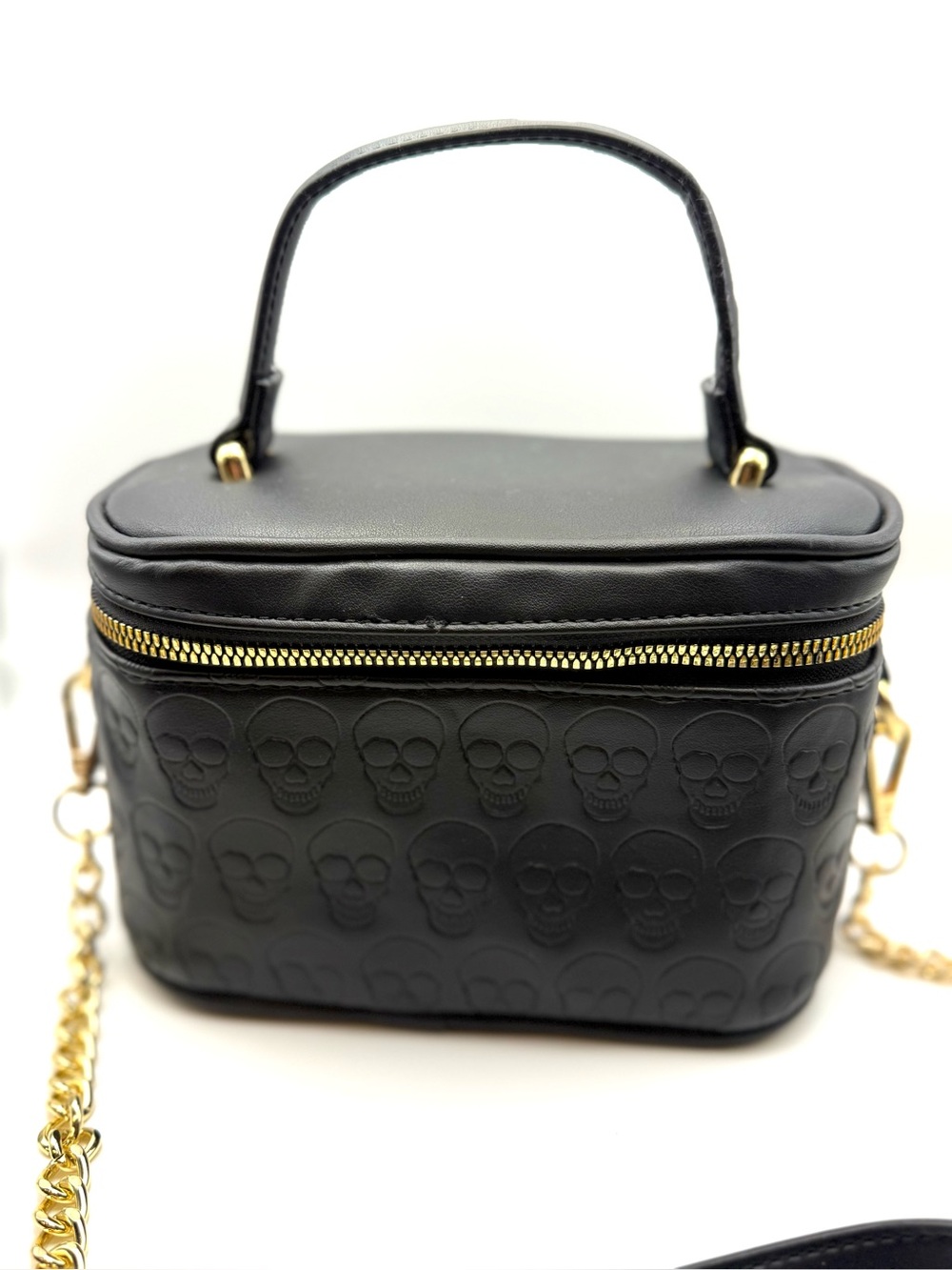 Betsy Johnson XO Skull Vanity in Black